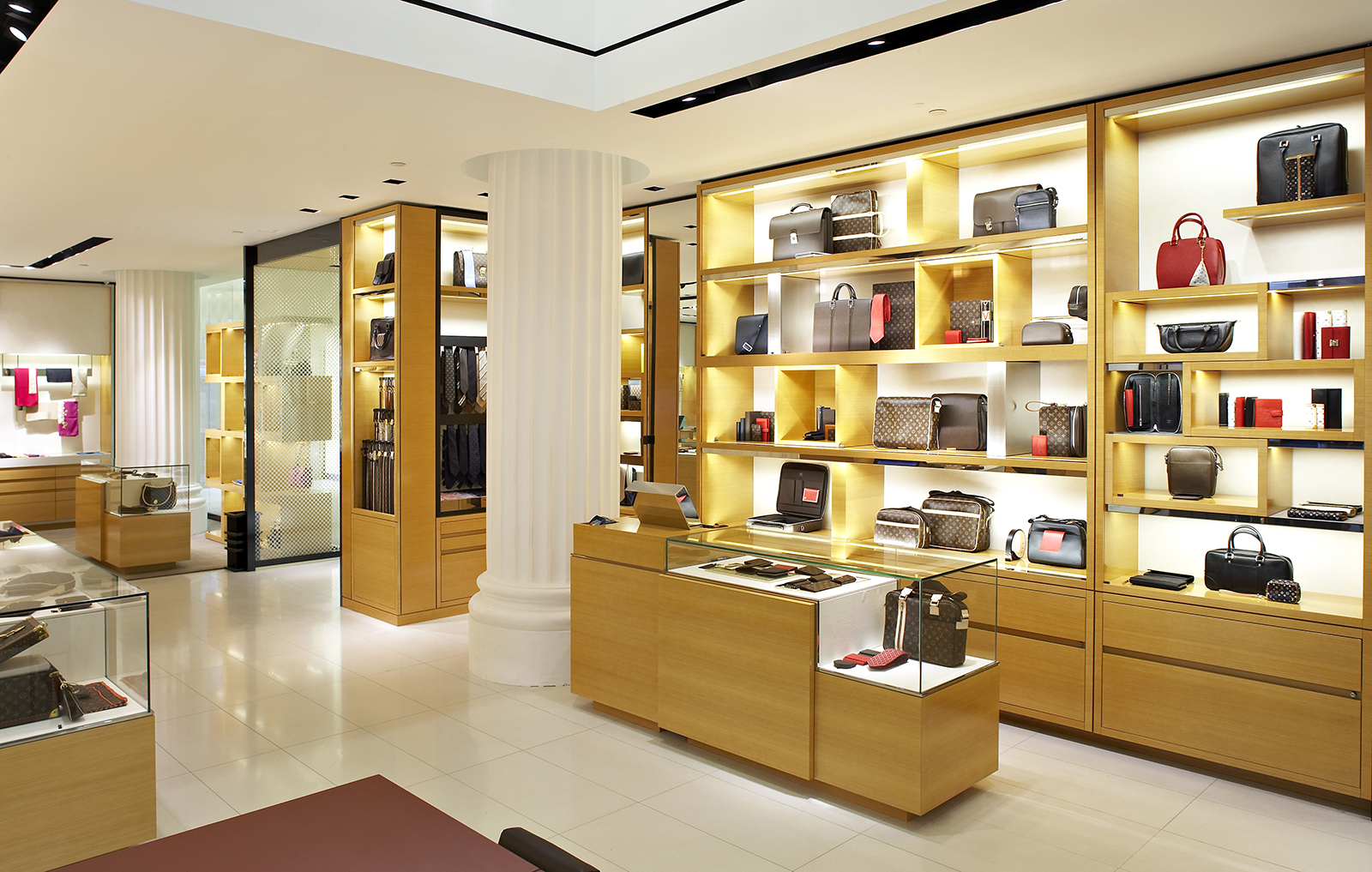LOUIS VUITTON, SLOANE STREET, LONDON, SW1 VICTORIA, UK, THE PHILLIPS GROUP,  EXTERIOR, Stock Photo, Picture And Rights Managed Image. Pic. VIW-TPG-LV-0003-A